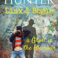 A Ghost in the Glamour by Elizabeth Hunter : A Linx & Bogie Story